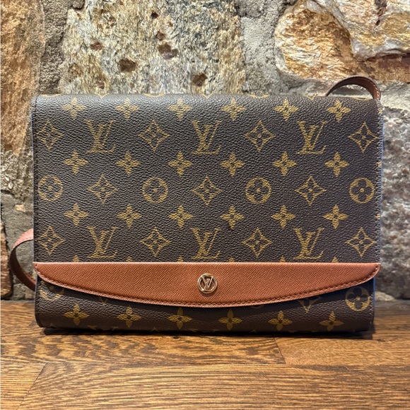 Louis Vuitton Handbags - Authentic  Louis Vuitton Monogram Bordeaux Shoulder bag